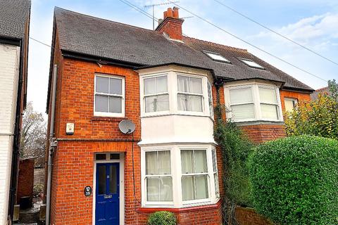 3 bedroom semi-detached house for sale, Wescott Road, Wokingham, RG40