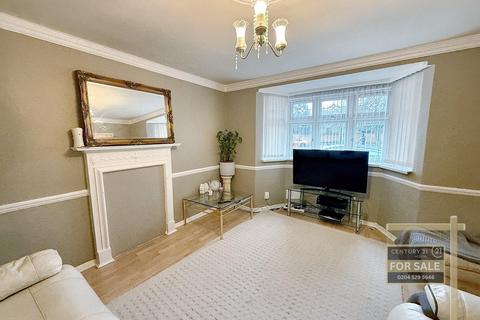 5 bedroom semi-detached house for sale, Botwell Lane, HAYES UB3