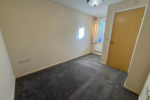 2 bedroom ground floor maisonette to rent, Ermin Mews, Stratton St Margaret, Swindon, SN3