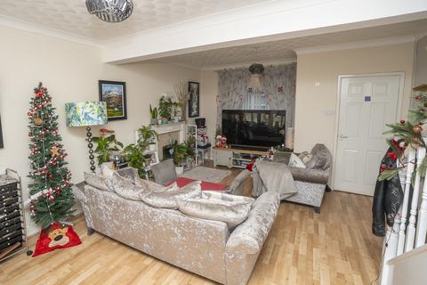 2 bedroom semi-detached house for sale, Ucheldre Avenue, Holyhead LL65