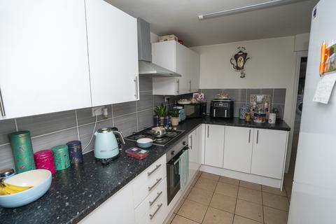 2 bedroom semi-detached house for sale, Ucheldre Avenue, Holyhead LL65