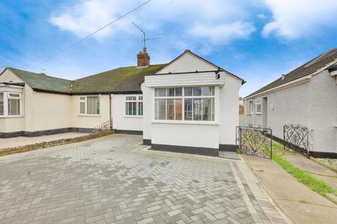 2 bedroom semi-detached bungalow for sale, Caulfield Road, Southend-on-Sea, SS3