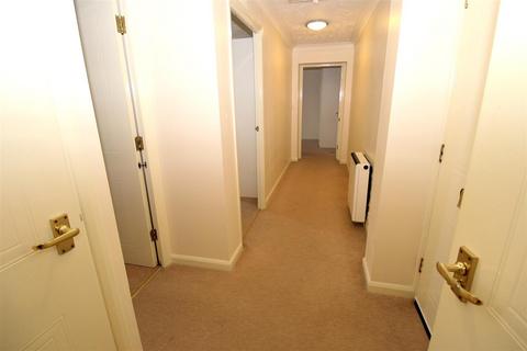 2 bedroom flat for sale, Oakleigh Close, Swanley