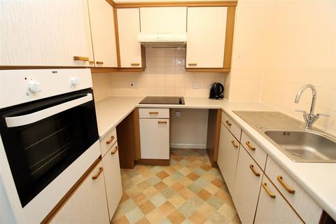 1 bedroom apartment for sale, Kennett Court, Oakleigh Close, Swanley