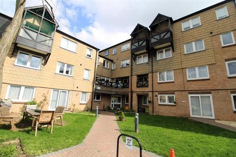 1 bedroom flat for sale, The Spinney, Swanley