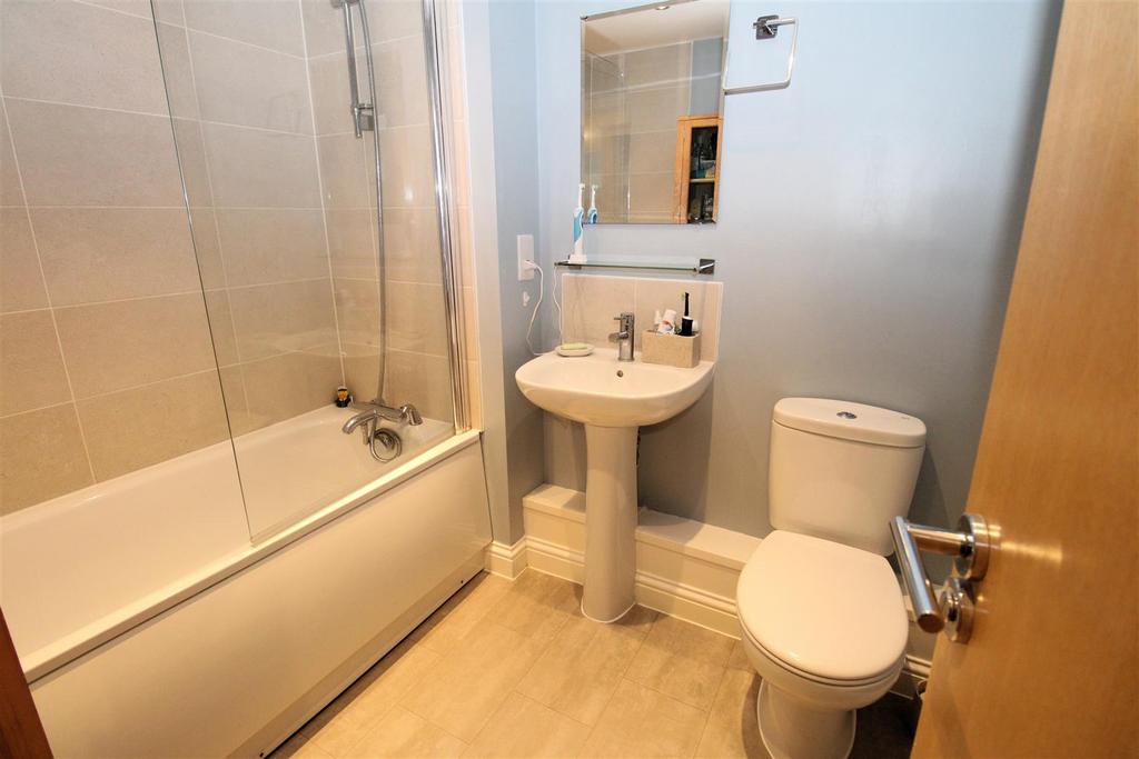 Bathroom 1.JPG