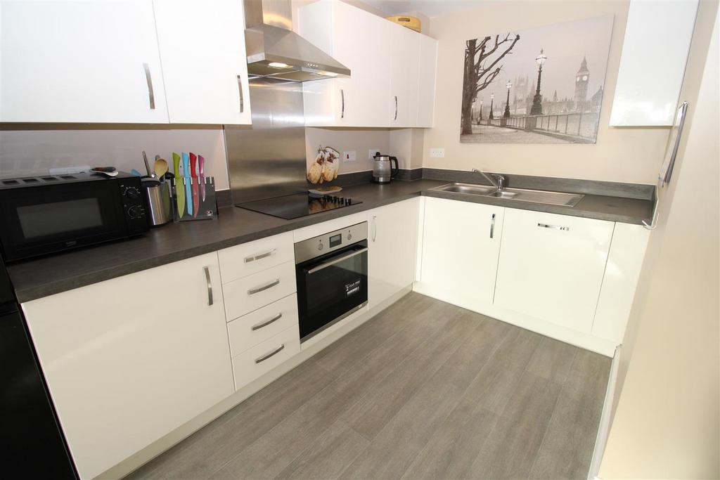 Kitchen 1.JPG