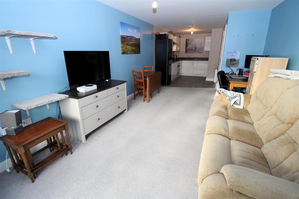 Lounge 2.JPG