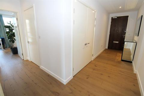 2 bedroom flat to rent, Grayston House, Astell Road, London