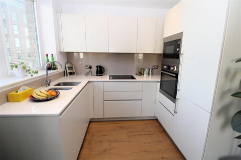 2 bedroom flat to rent, Grayston House, Astell Road, London