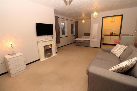 Studio for sale, Inglewood, The Spinney, Swanley