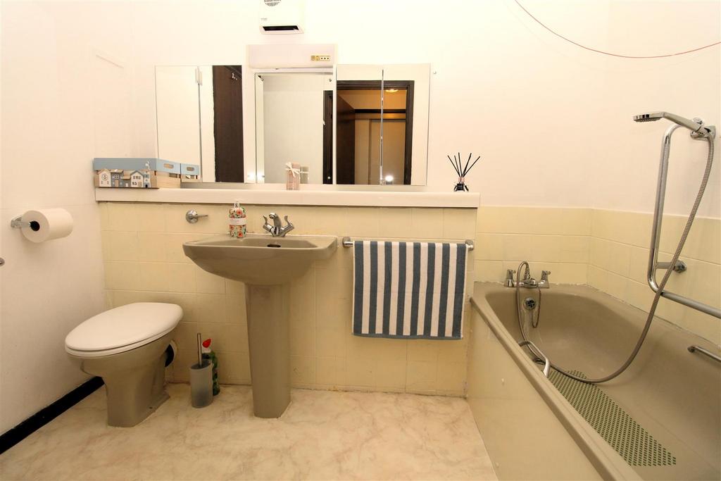 Bathroom.JPG