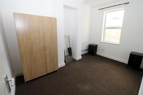 2 bedroom flat to rent, Brookmill Road, London