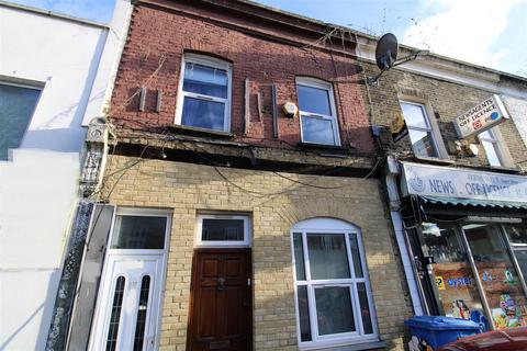 2 bedroom flat to rent, Brookmill Road, London