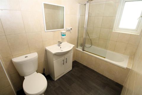 2 bedroom flat to rent, Brookmill Road, London