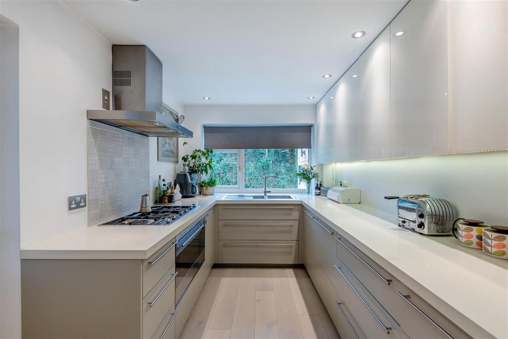 8631340-interior11.jpg