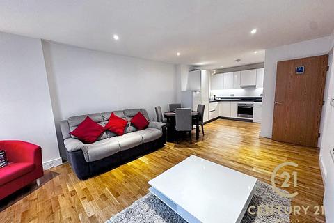 3 bedroom flat for sale, High Street, HOUNSLOW TW3