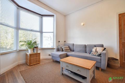 145 Alphington Road, Exeter, EX2 8JD