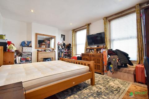 145 Alphington Road, Exeter, EX2 8JD