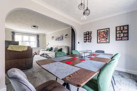 9 Bluebell Close, Watton, Thetford, IP25 6HG