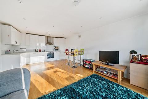 1 bedroom flat for sale, Feltham High Street,  Hounslow,  TW13