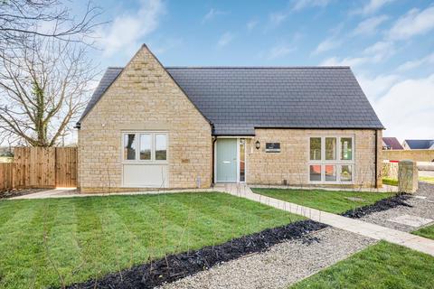 2 bedroom bungalow for sale, Rooktree Farm Court, Down Ampney, Cirencester, Cotswold, GL7