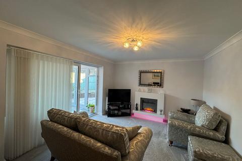 34 Lowes Road, Bury, BL9 6PJ