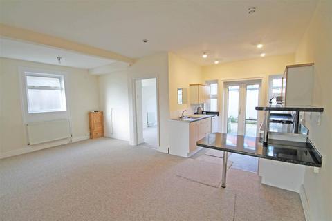 2 bedroom ground floor flat for sale, Elm Drive, Hove