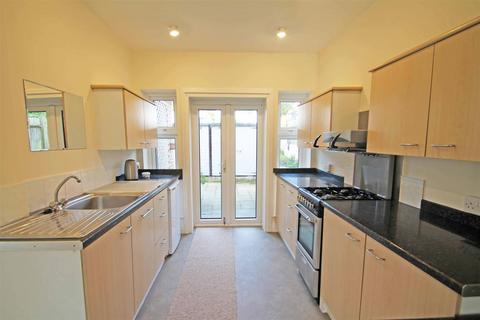 2 bedroom ground floor flat for sale, Elm Drive, Hove