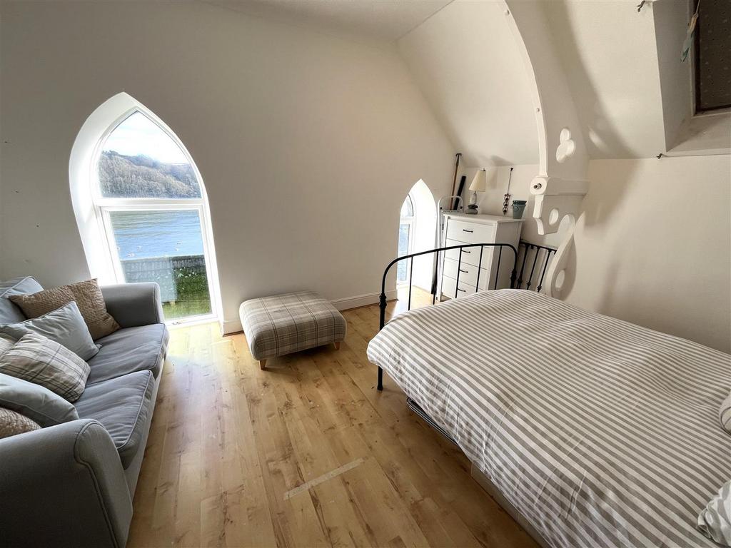 Bedroom/ sitting room 2.JPG