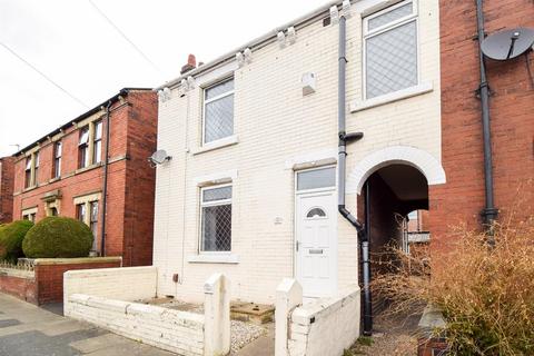 2 bedroom end of terrace house to rent, Woodbine Street, Ossett WF5