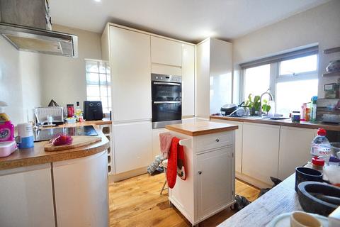 3 bedroom flat for sale, Chilbolton