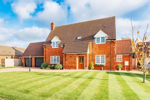 4 bedroom detached house for sale, Chequers Meadow, Hainford