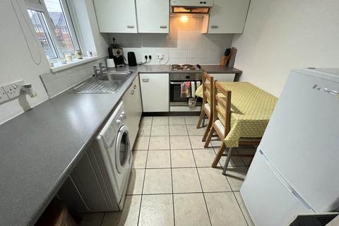 1 bedroom flat to rent, First Floor Flat Lambrok Road, Trowbridge, Wiltshire