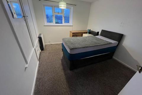 1 bedroom flat to rent, First Floor Flat Lambrok Road, Trowbridge, Wiltshire