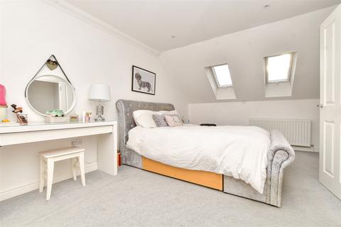 19 Elgin Road, Wallington, SM6 8RE
