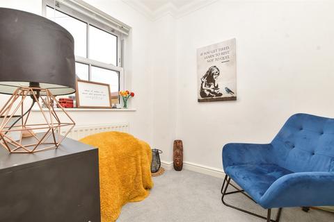 19 Elgin Road, Wallington, SM6 8RE