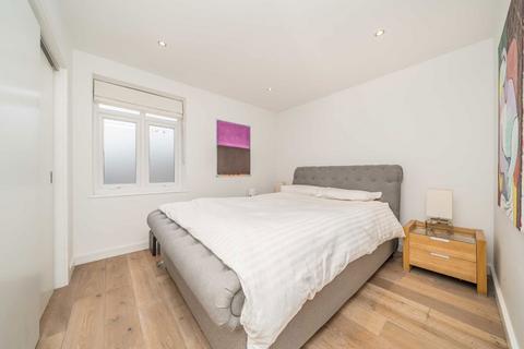 2 bedroom flat for sale, London Road, Kingston Upon Thames KT2