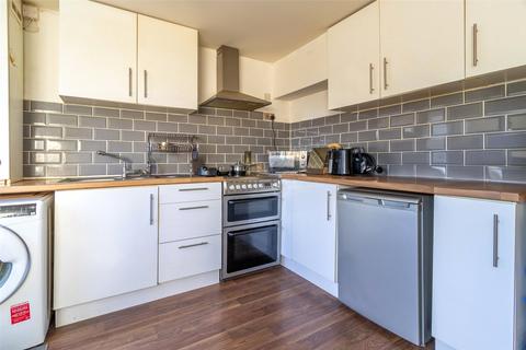 2 bedroom end of terrace house to rent, Knowlands, Wiltshire SN6