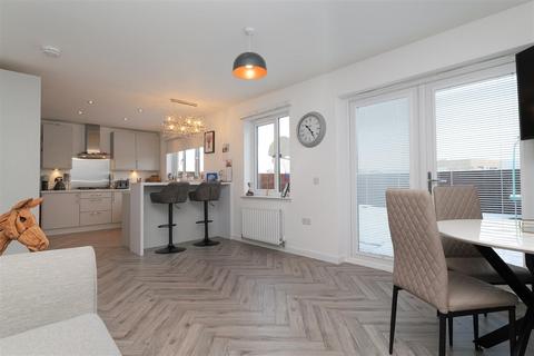43 Beech Path, East Calder, Livingston, EH53 0FR