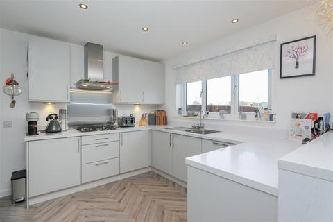 43 Beech Path, East Calder, Livingston, EH53 0FR