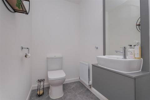 43 Beech Path, East Calder, Livingston, EH53 0FR