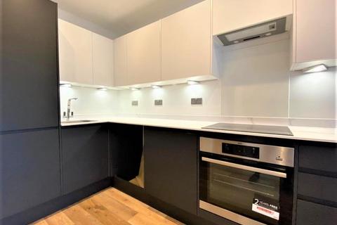 1 bedroom apartment to rent, Trinity Place, Woking GU21