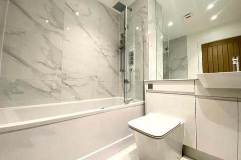 1 bedroom apartment to rent, Trinity Place, Woking GU21