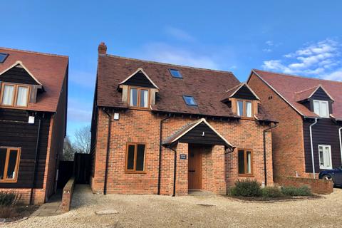 4 bedroom detached house to rent, Oakley Buckinghamshire