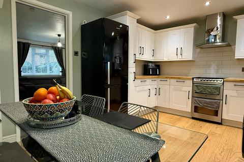 16 Buckfast Close, Belmont, Hereford, HR2 7XL