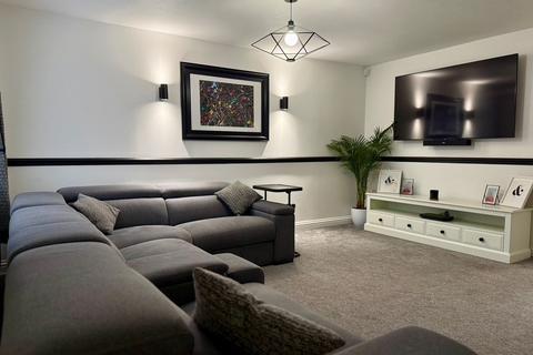 16 Buckfast Close, Belmont, Hereford, HR2 7XL