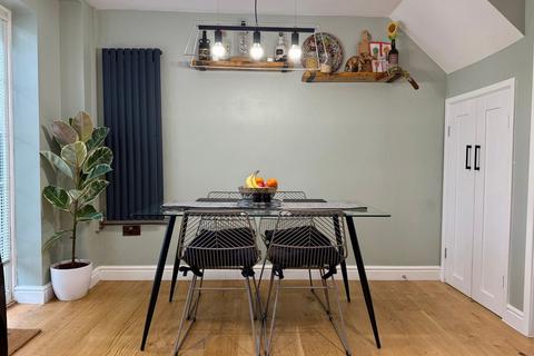 16 Buckfast Close, Belmont, Hereford, HR2 7XL