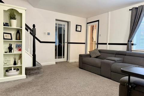 16 Buckfast Close, Belmont, Hereford, HR2 7XL