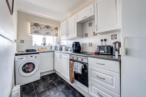 1 bedroom flat for sale, Bruce Avenue, Worthing, West Sussex, BN11